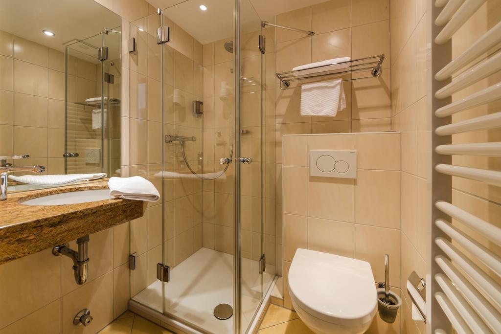Hotel Alte Post Lehrte Extérieur photo